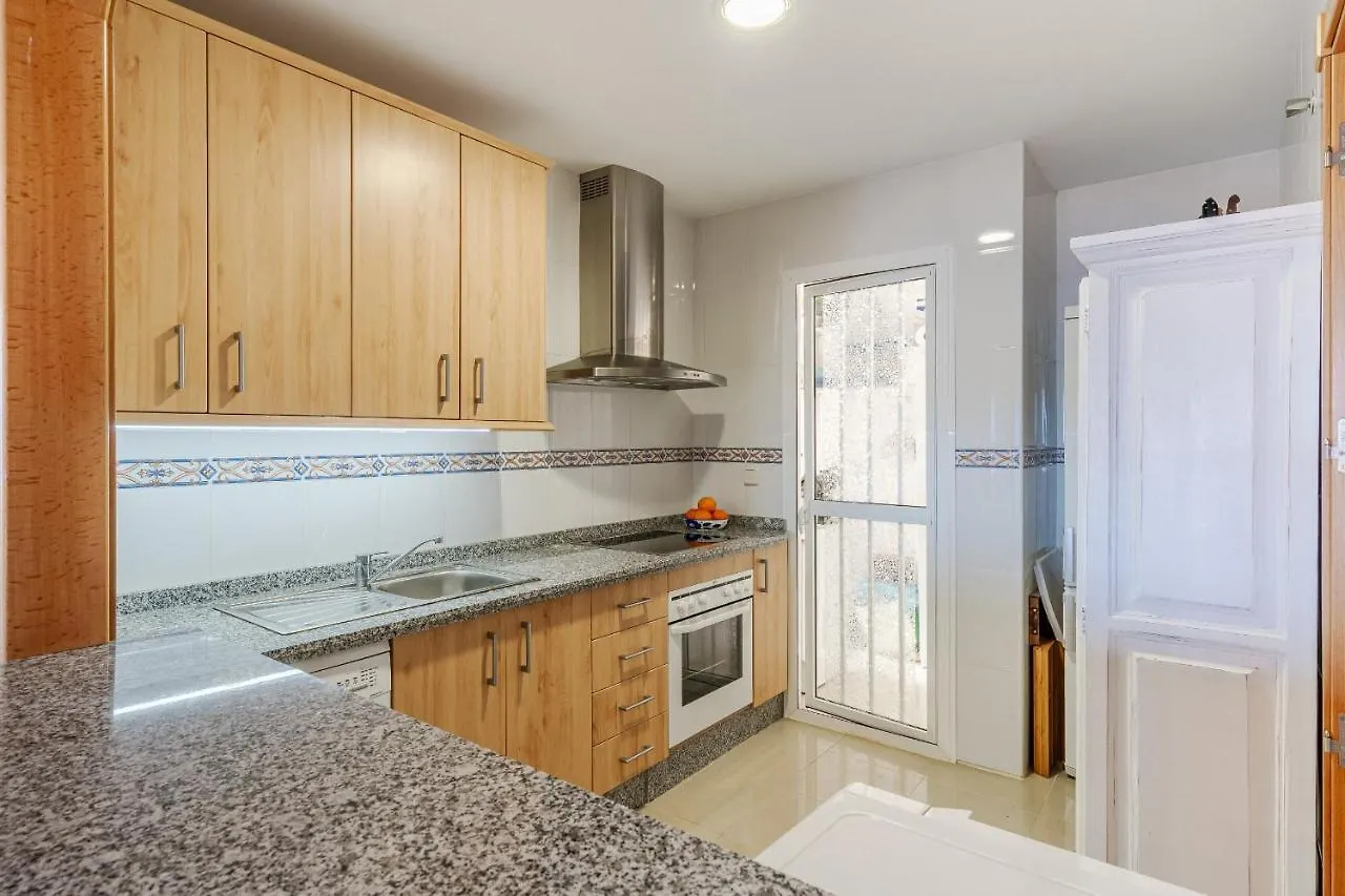 Apartman 2-Bedroom Central And Close To The Beach In Sabinillas San Luis de Sabinillas